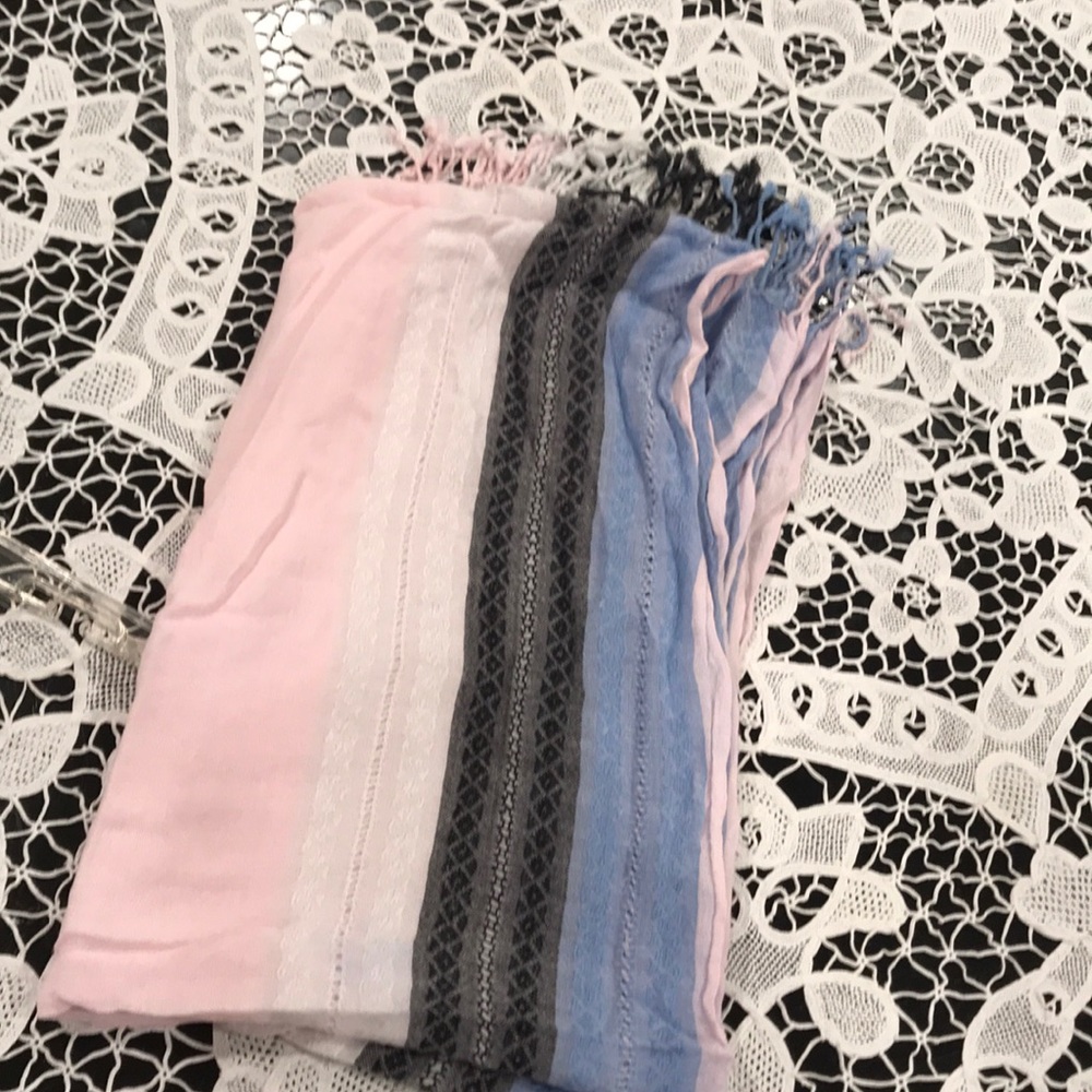 Scarf - Picture 2 of 3